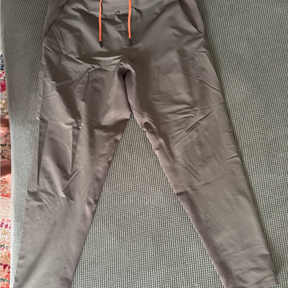 lululemon athletica Men's Green Joggers with Orange Drawstring